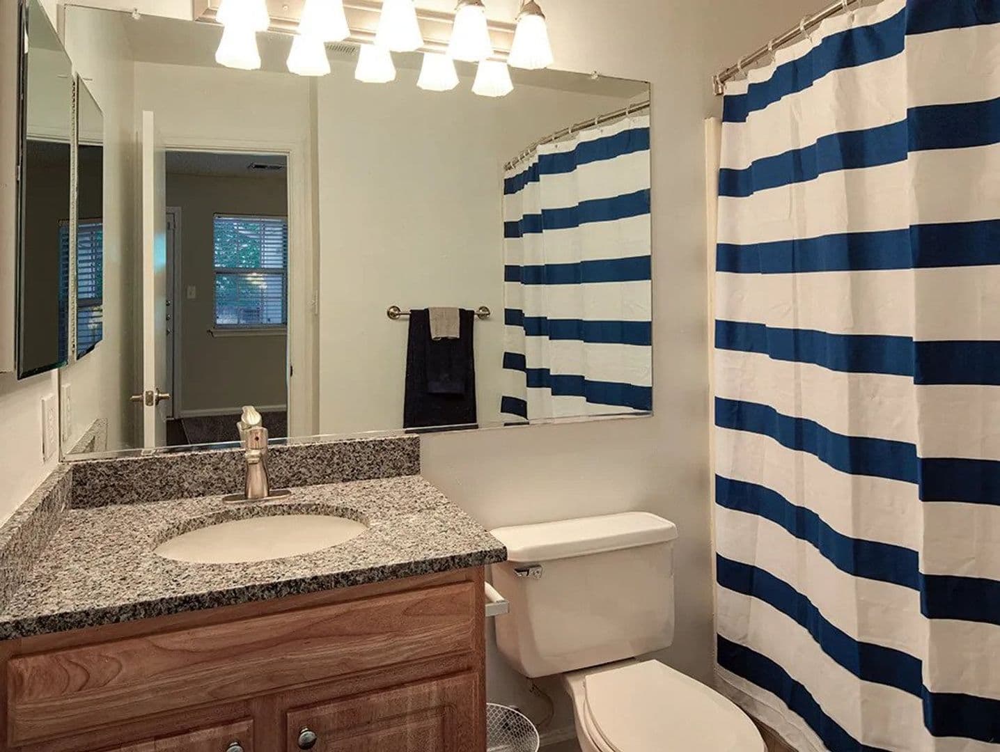 Yorktown Apartment: 101 Little Bay Avenue