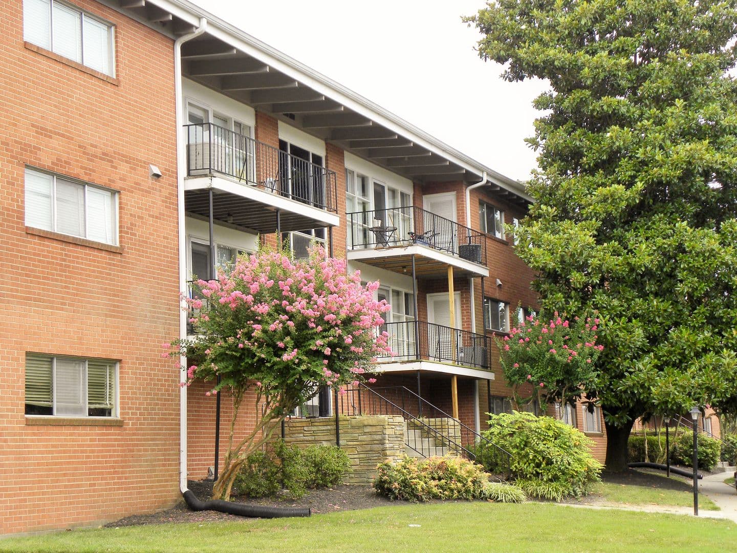 Hopewell Apartment: 310 Woodbine Road