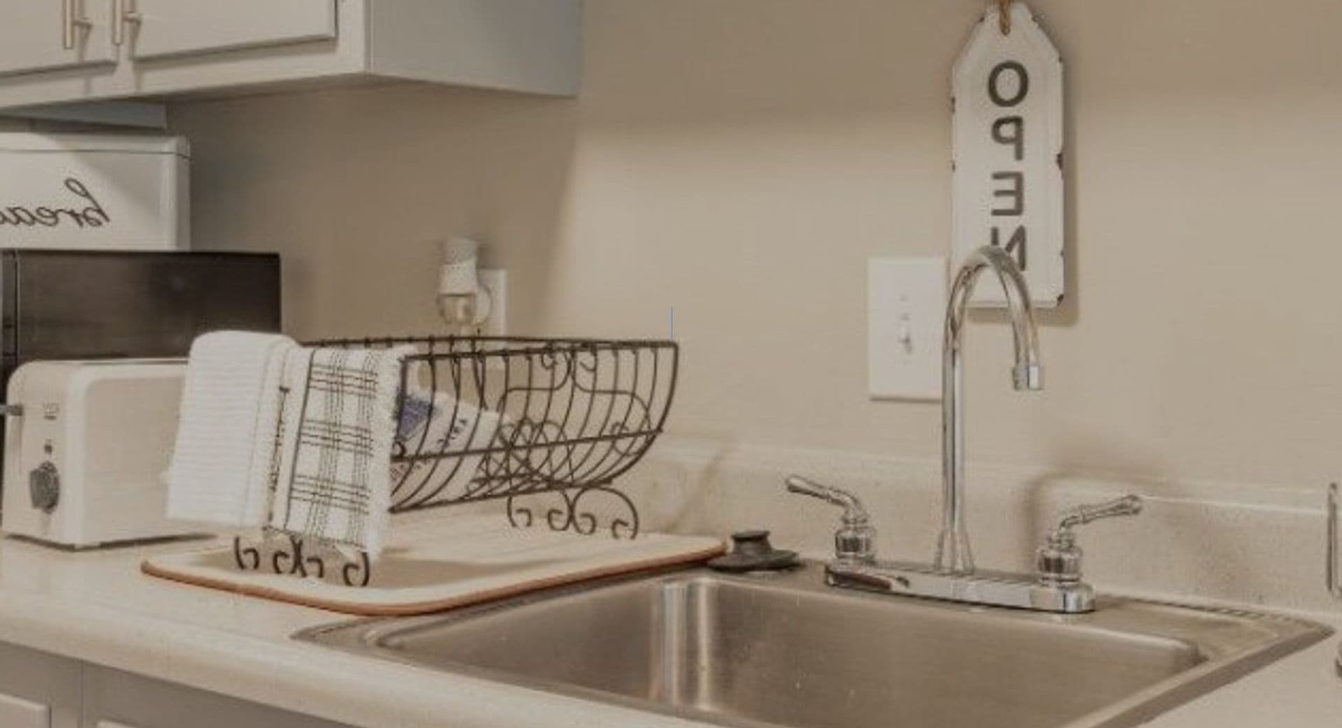 Hopewell Apartment: 310 Woodbine Road