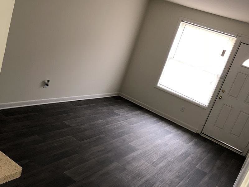 Richmond Apartment: 2852 Fairfield Avenue