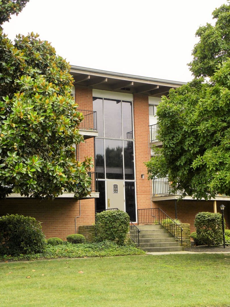 Hopewell Apartment: 310 Woodbine Road