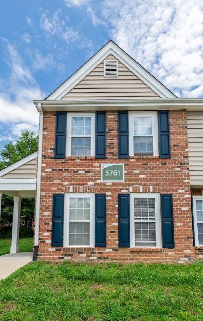 Richmond Townhome: 3731 Delmont Street