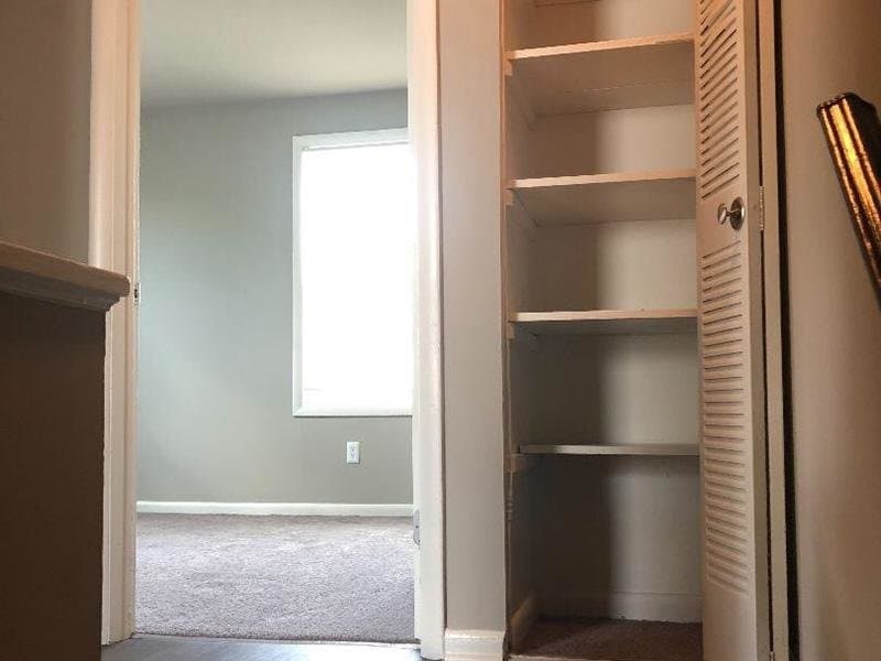 Richmond Apartment: 2852 Fairfield Avenue