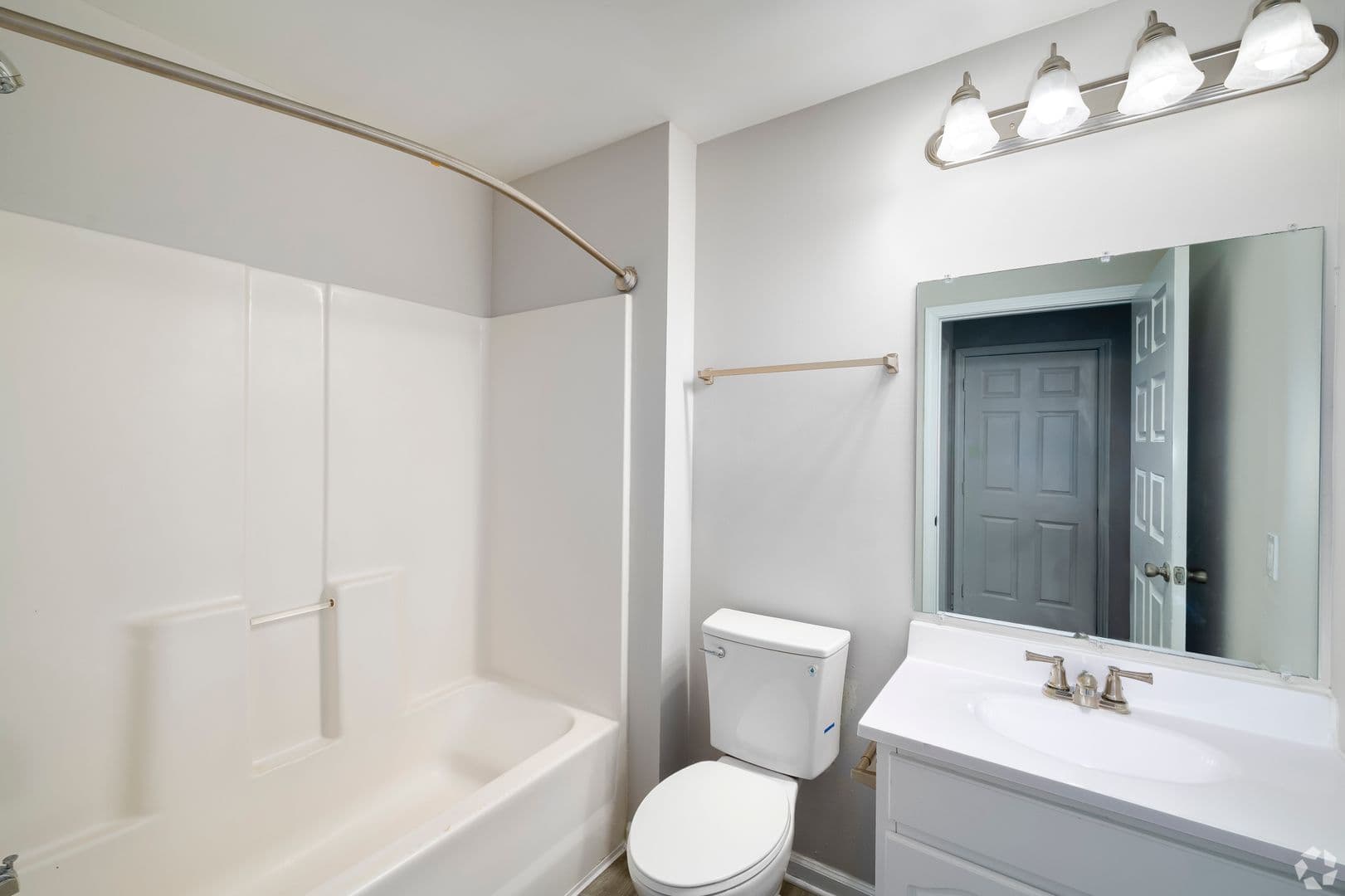 Richmond Apartment: 1420 Hull Street