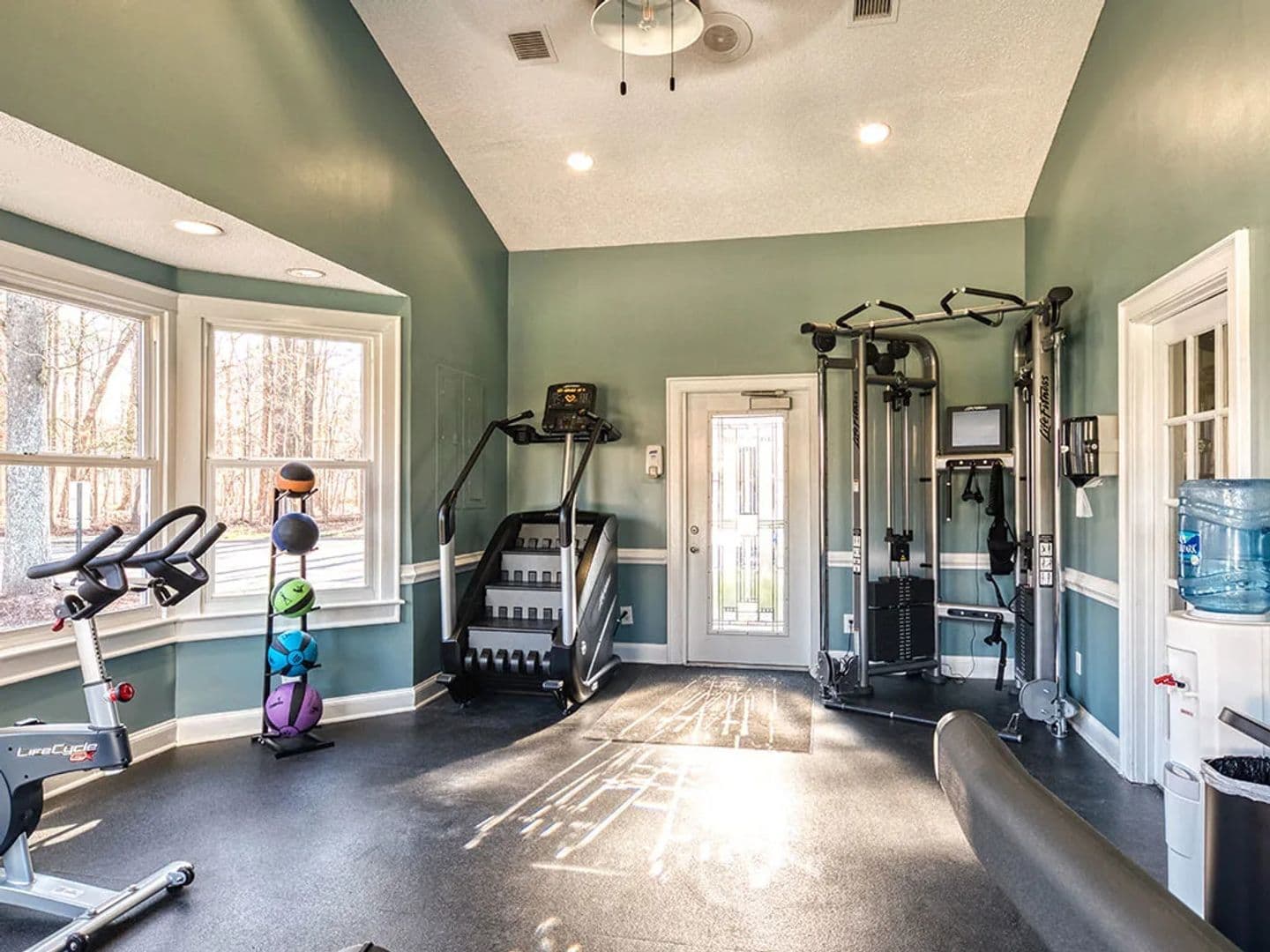 Yorktown Apartment: 101 Little Bay Avenue
