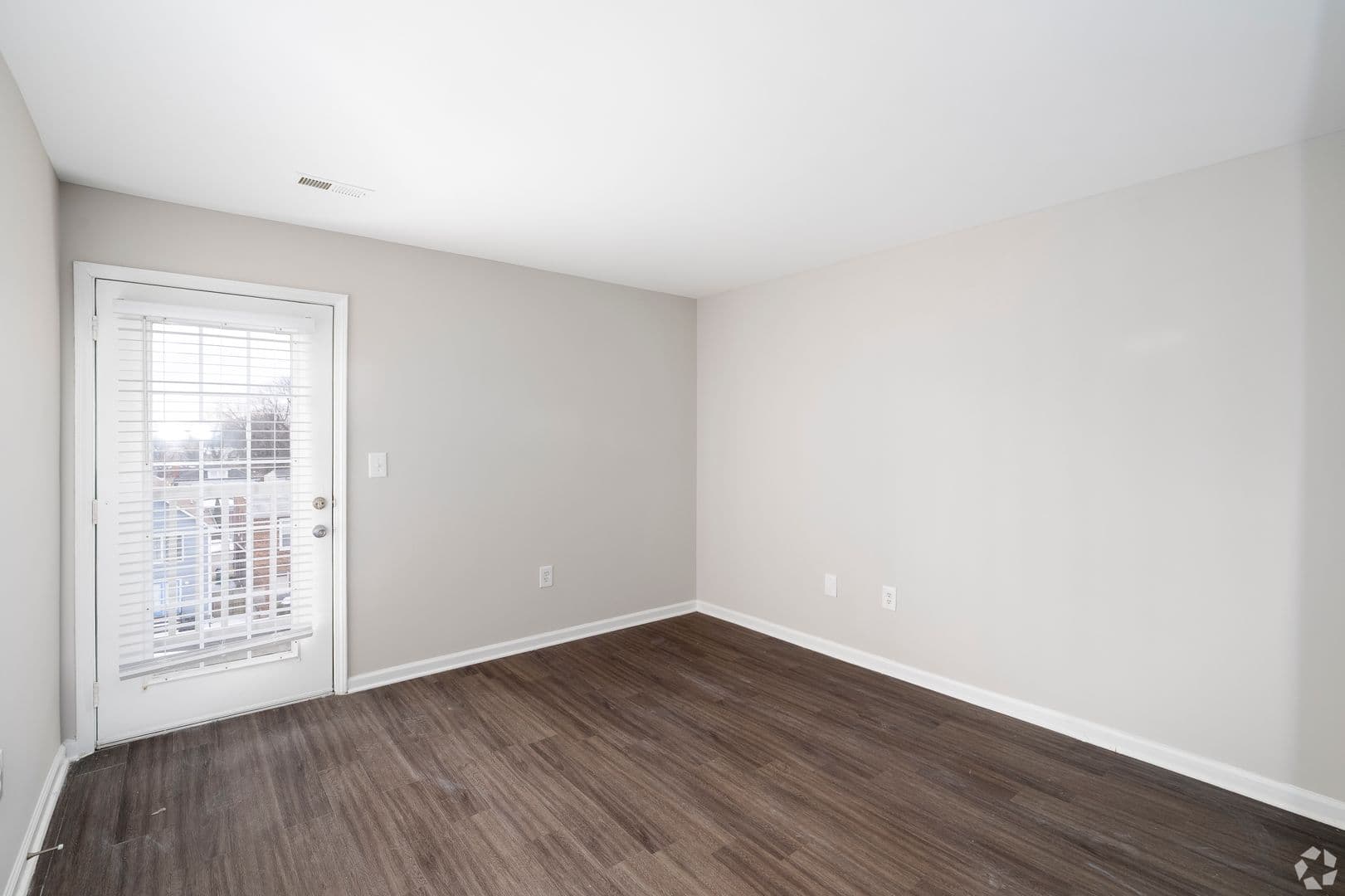 Richmond Apartment: 1420 Hull Street