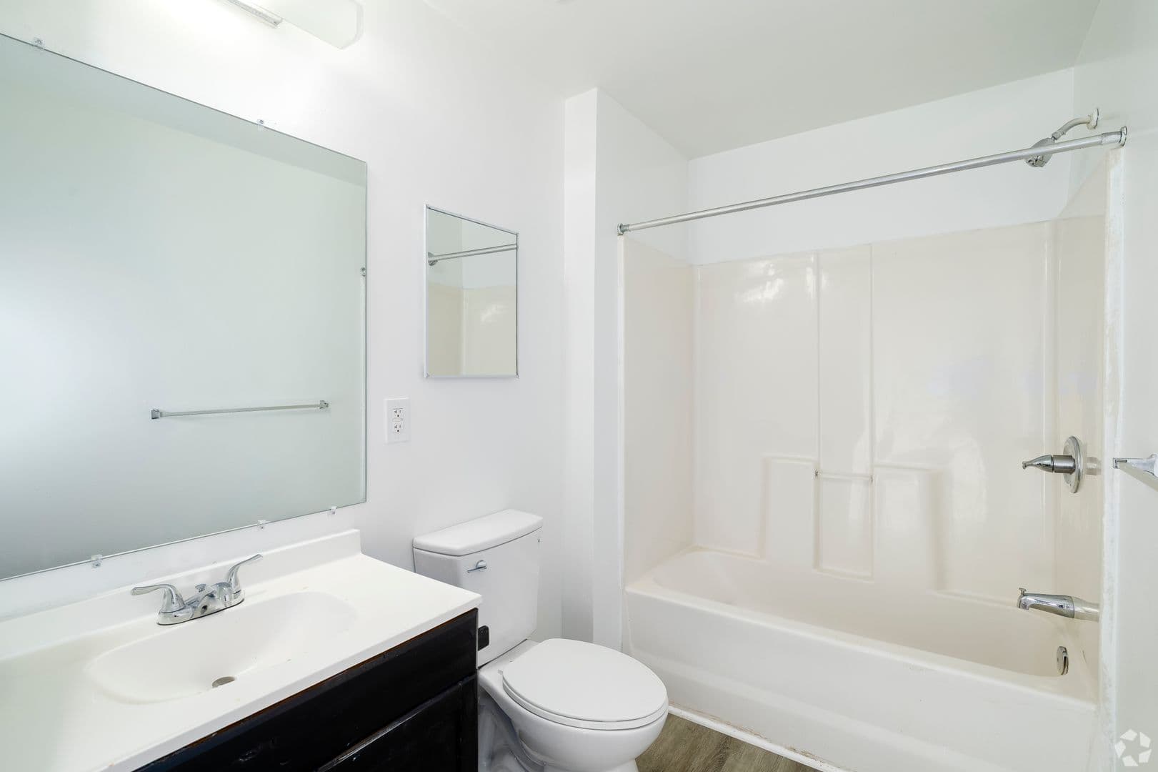 Richmond Apartment: 1420 Hull Street
