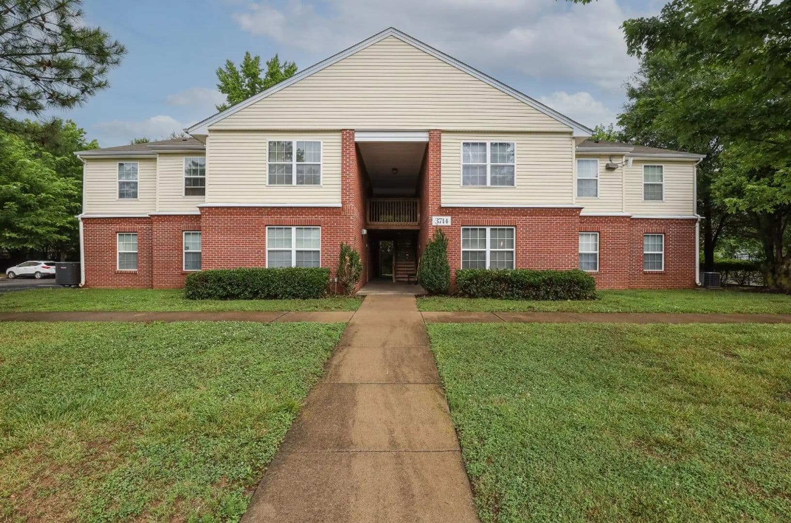 Richmond Apartment: 3716 Delmont St.