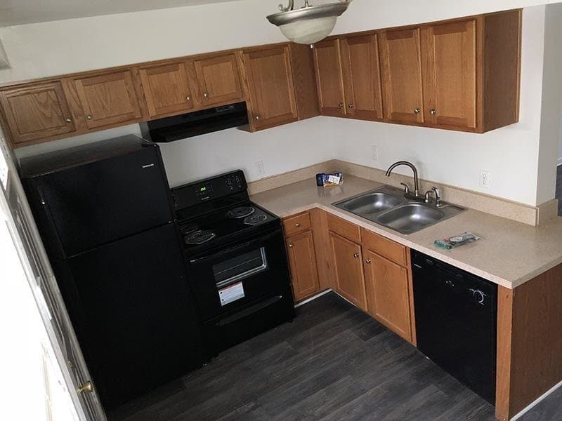 Richmond Apartment: 2852 Fairfield Avenue