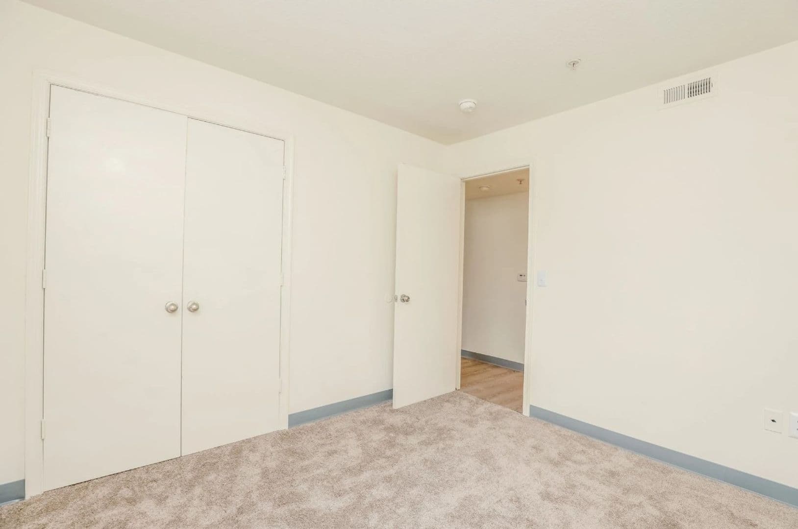 Richmond Apartment: 3716 Delmont St.