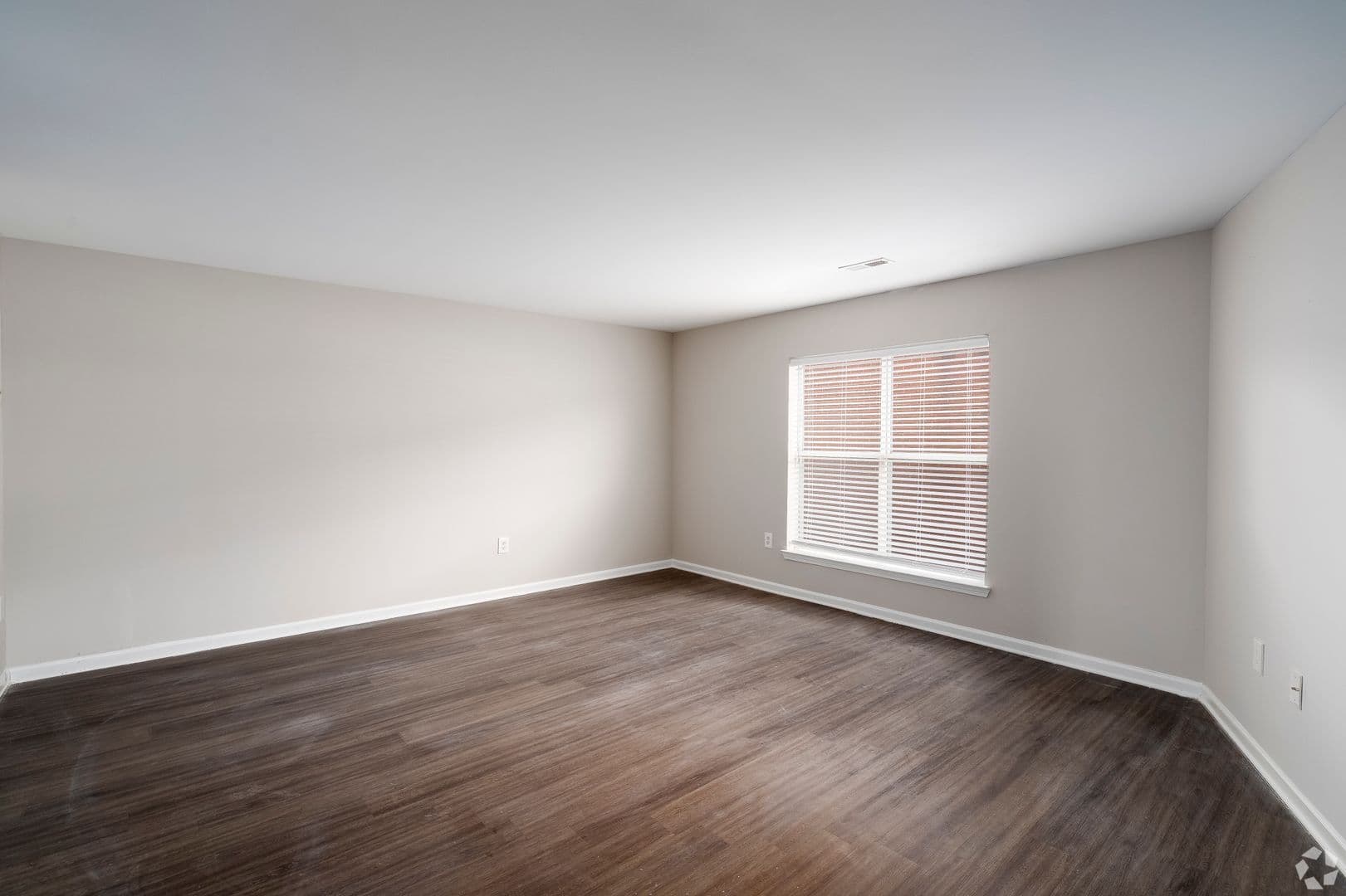 Richmond Apartment: 1420 Hull Street