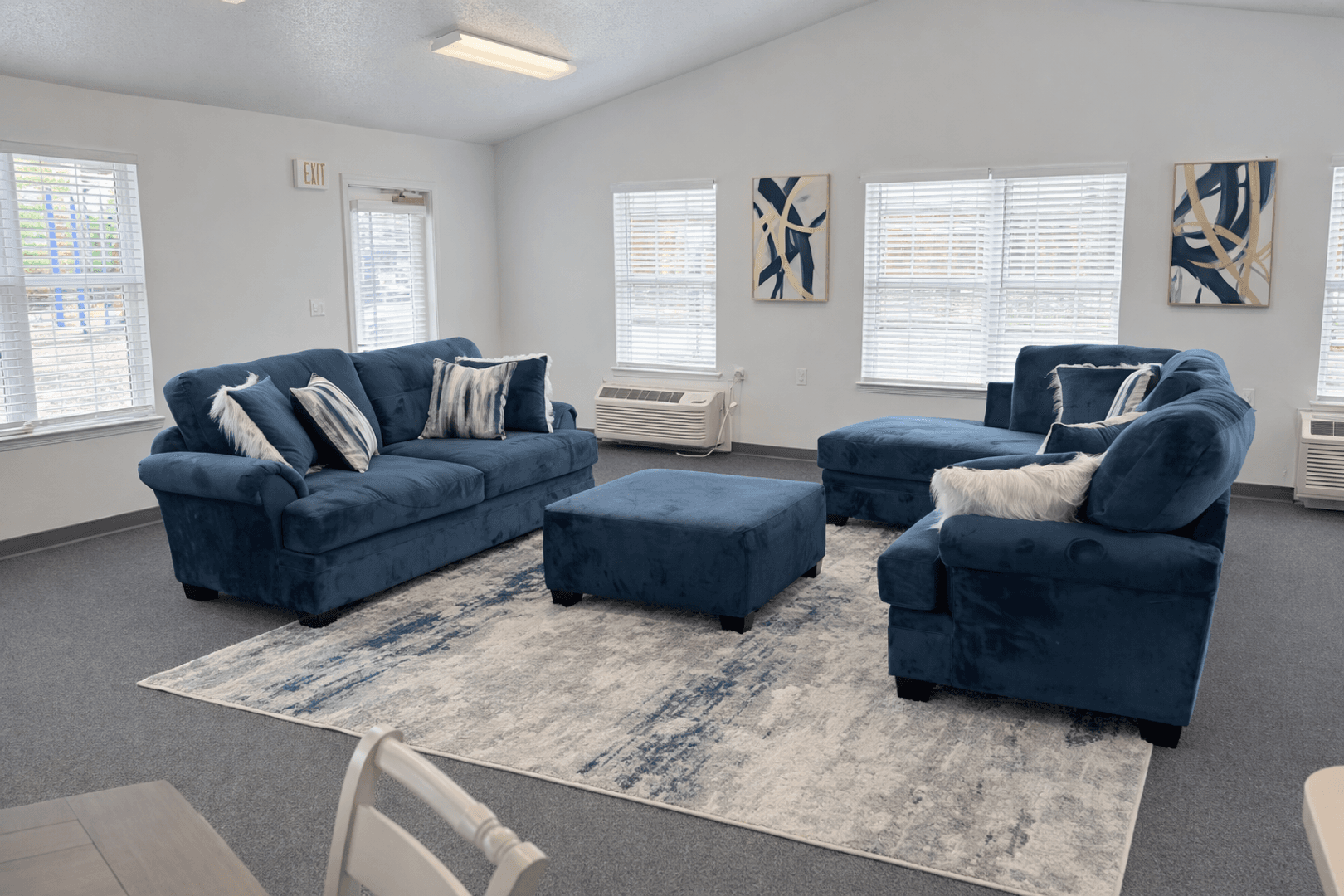 Richmond Apartment: 3716 Delmont St.