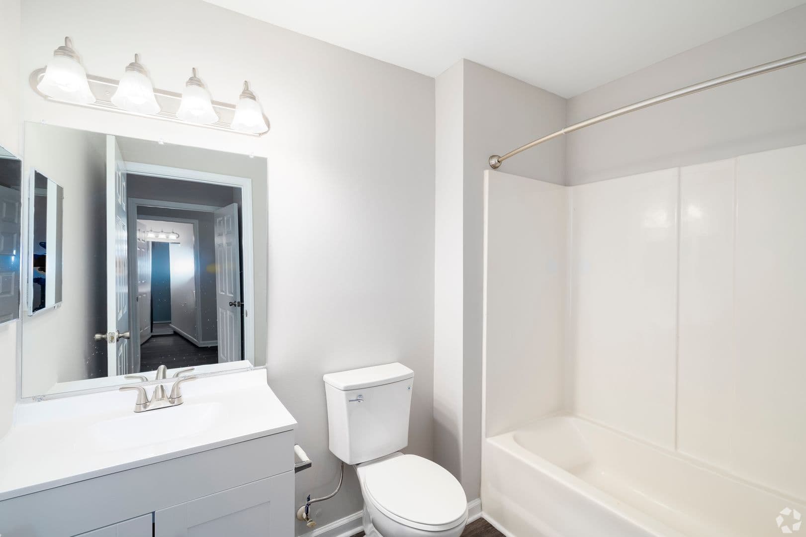 Richmond Apartment: 1420 Hull Street