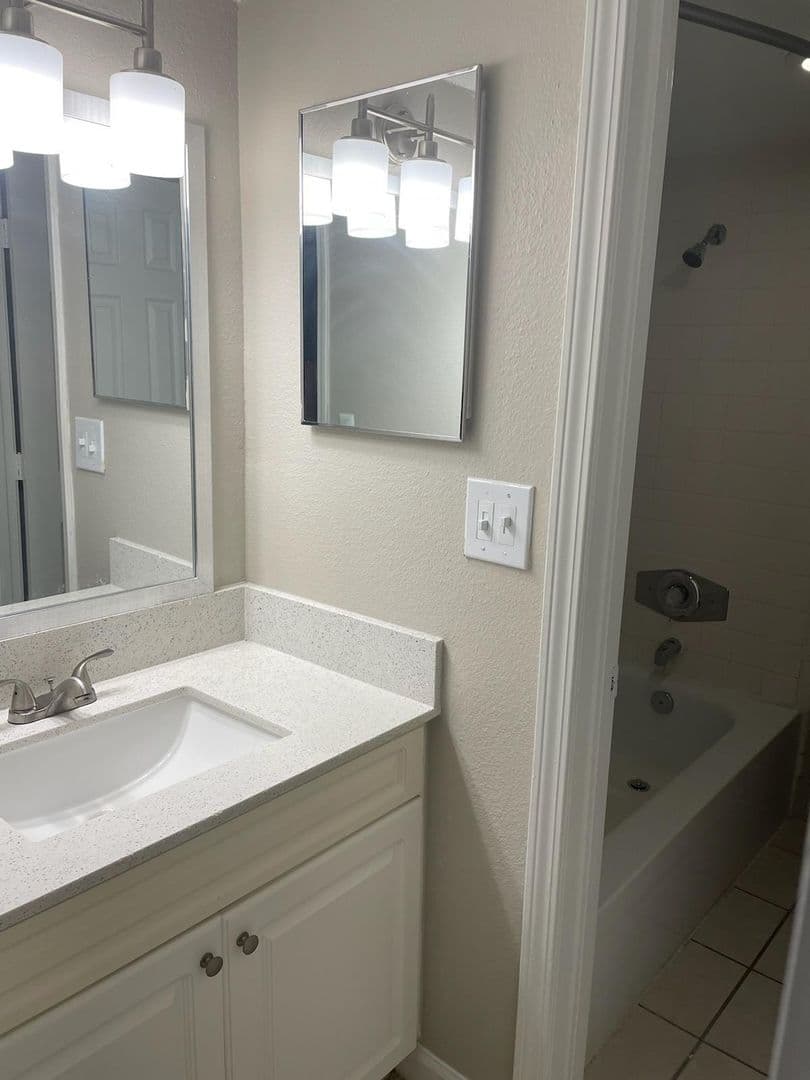 Jacksonville Apartment: 355 Monument Road