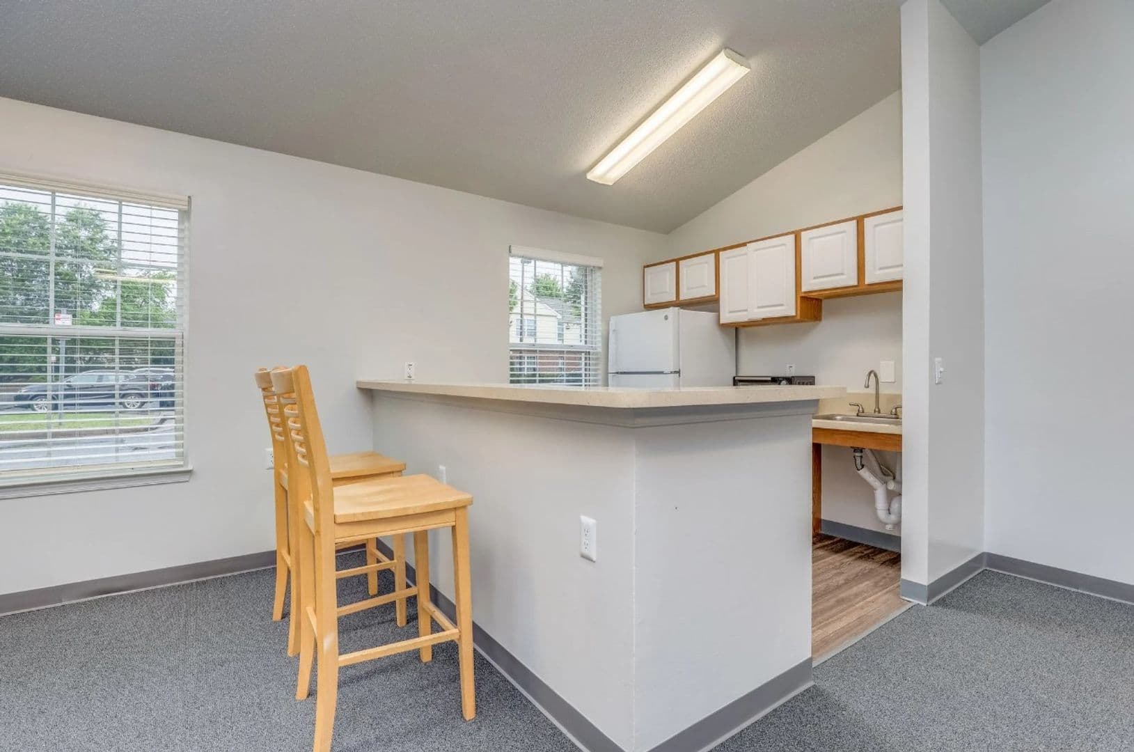 Richmond Apartment: 3716 Delmont St.