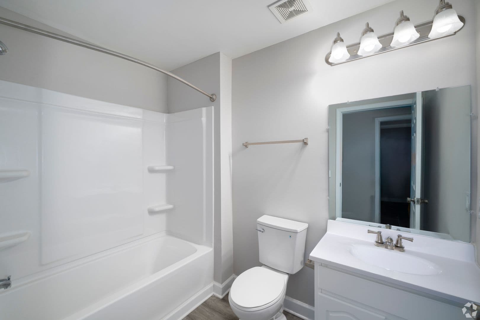 Richmond Apartment: 1420 Hull Street
