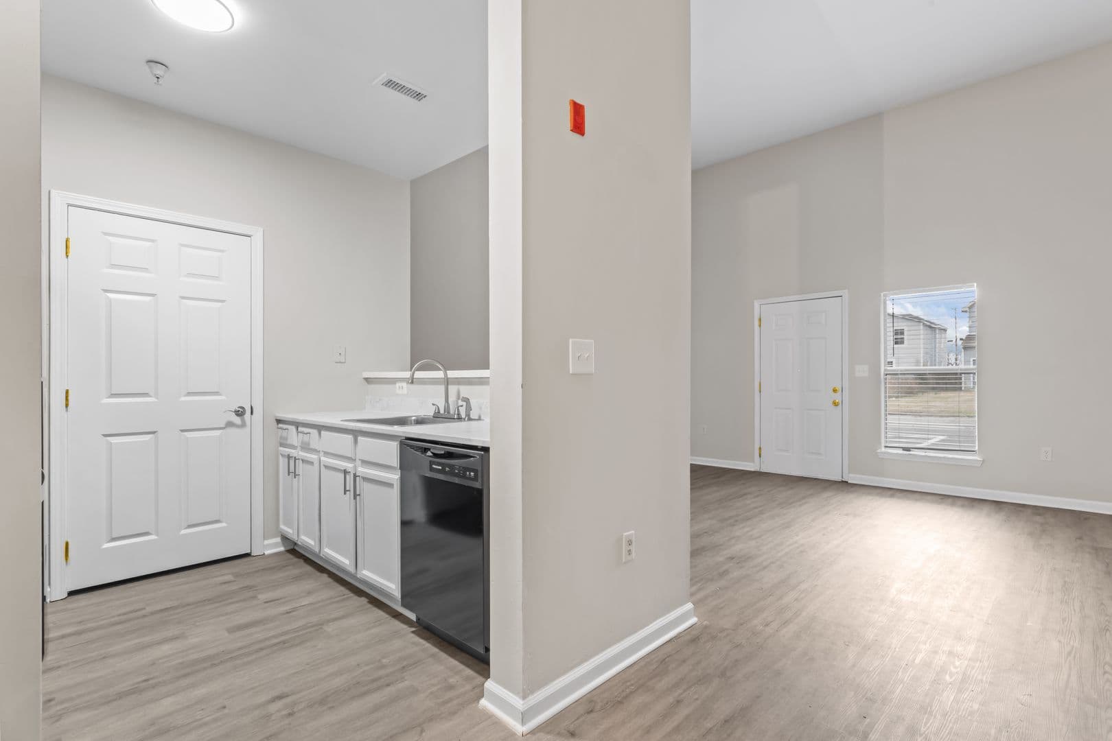 Richmond Apartment: 1420 Hull Street