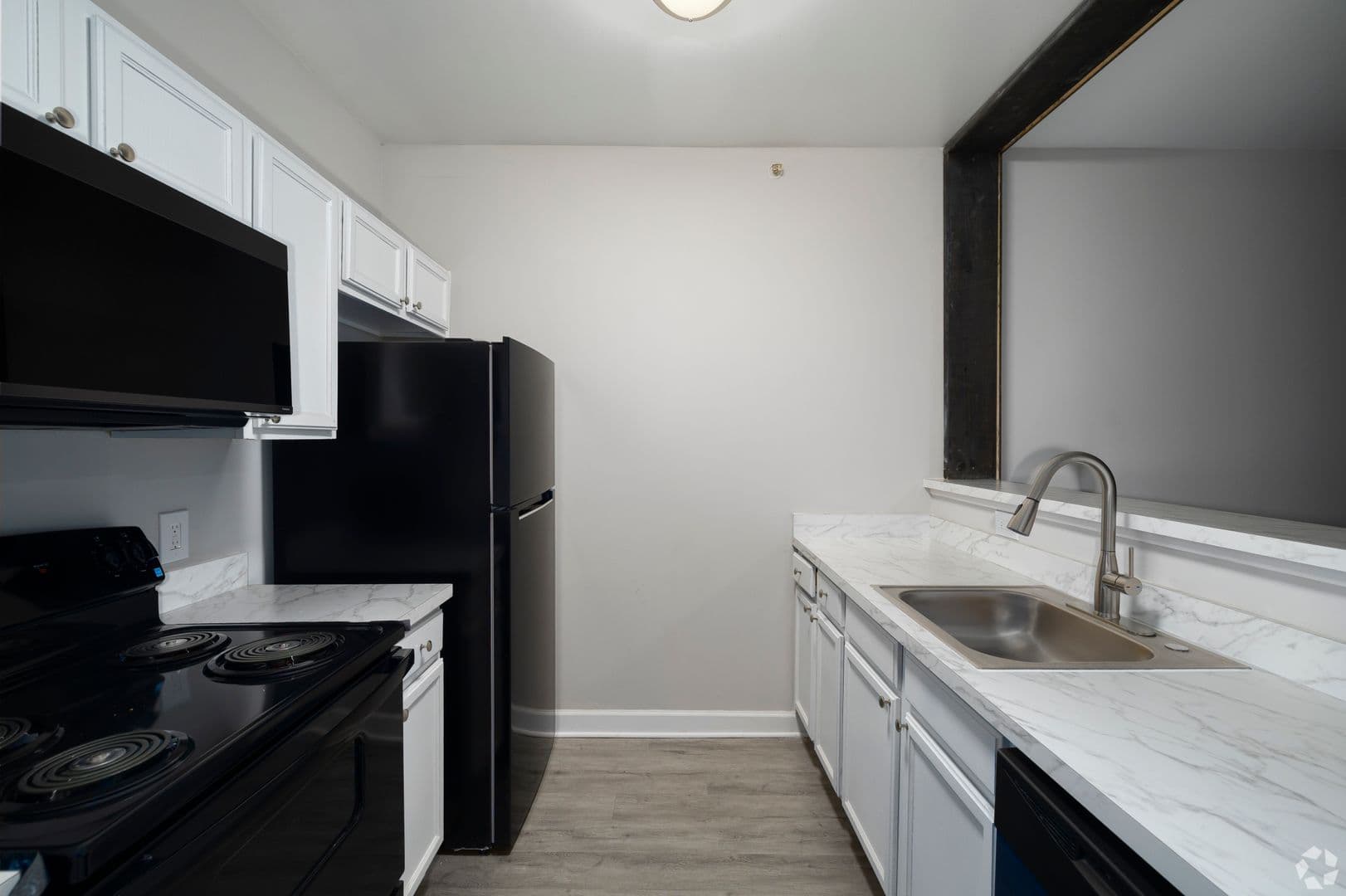 Richmond Apartment: 1420 Hull Street