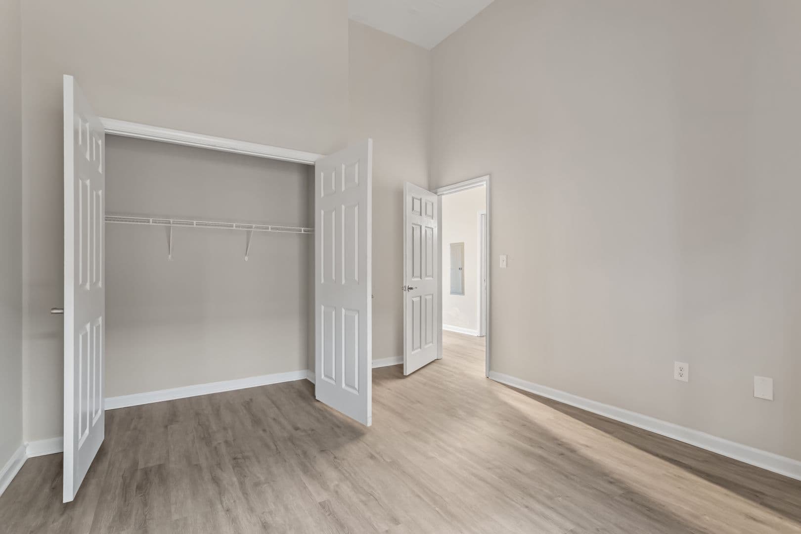 Richmond Apartment: 1420 Hull Street