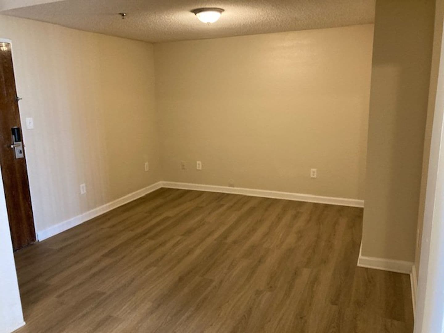 Willamsburg Apartment: 1400 Middle Street