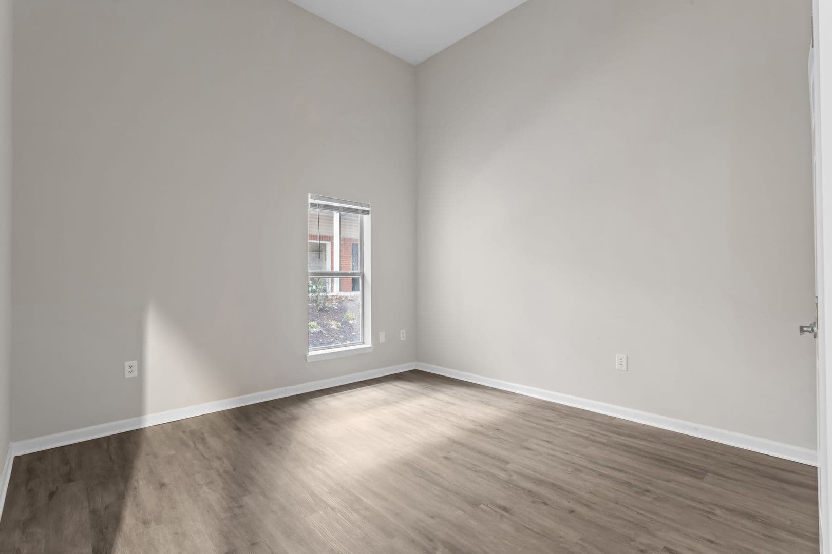 Richmond Apartment: 1420 Hull Street