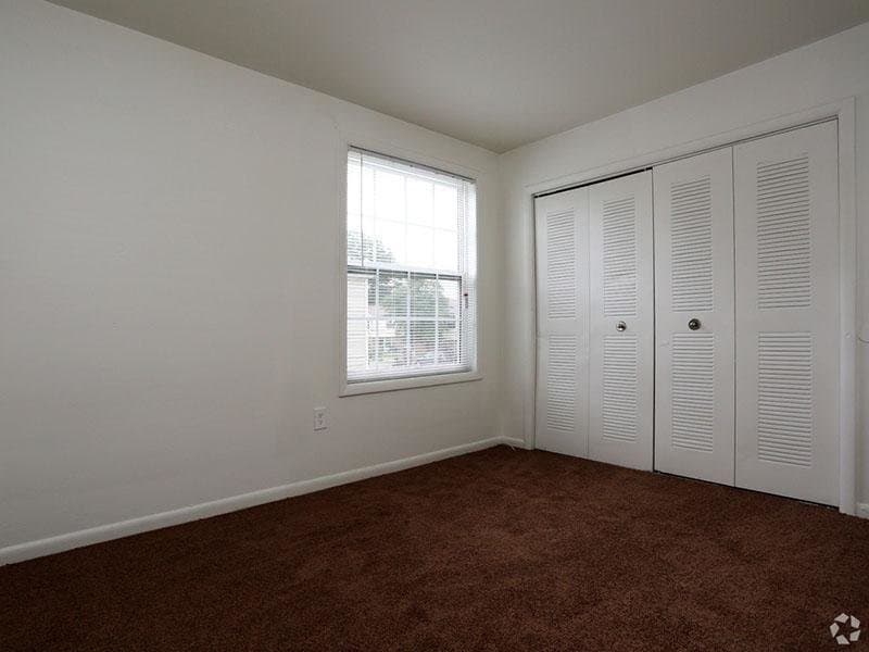 Richmond Apartment: 2852 Fairfield Avenue