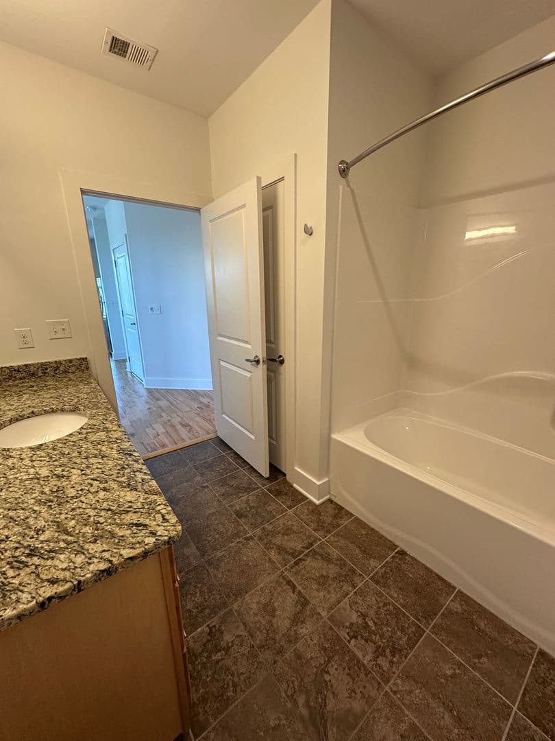 Richmond Apartment: 1021 Carlisle Ave.