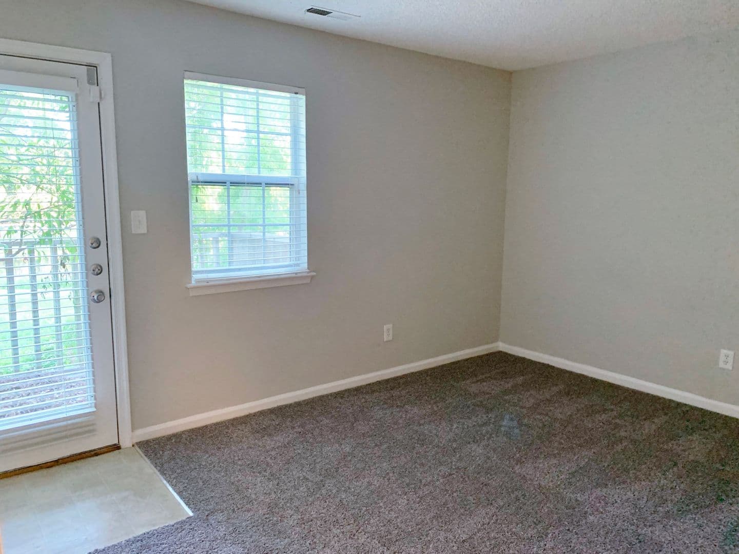 Yorktown Apartment: 101 Little Bay Avenue