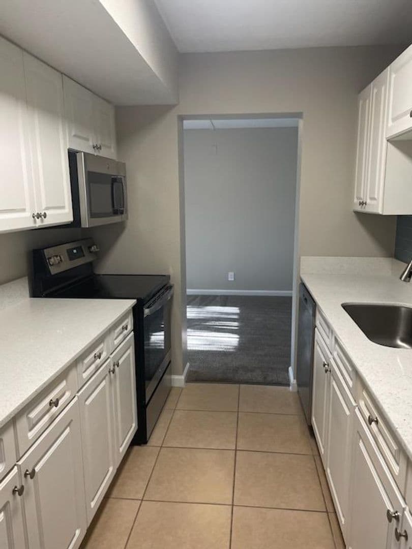 Jacksonville Apartment: 355 Monument Road