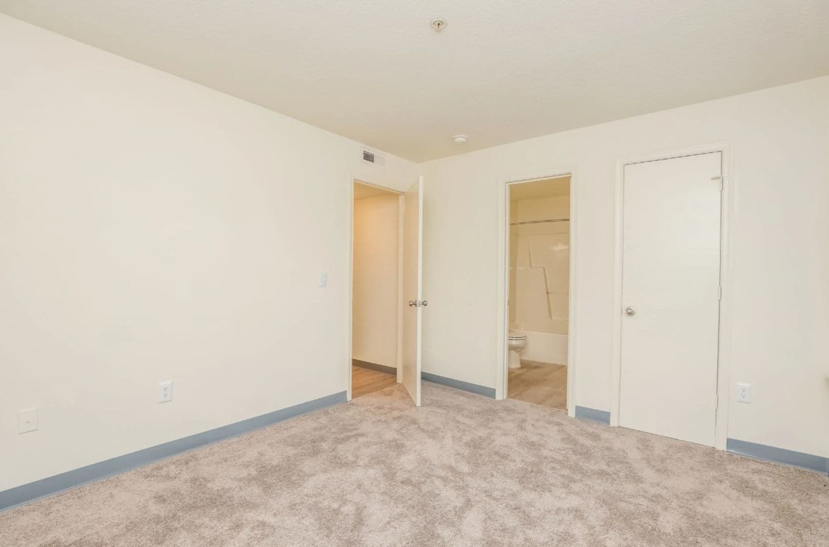 Richmond Apartment: 3716 Delmont St.