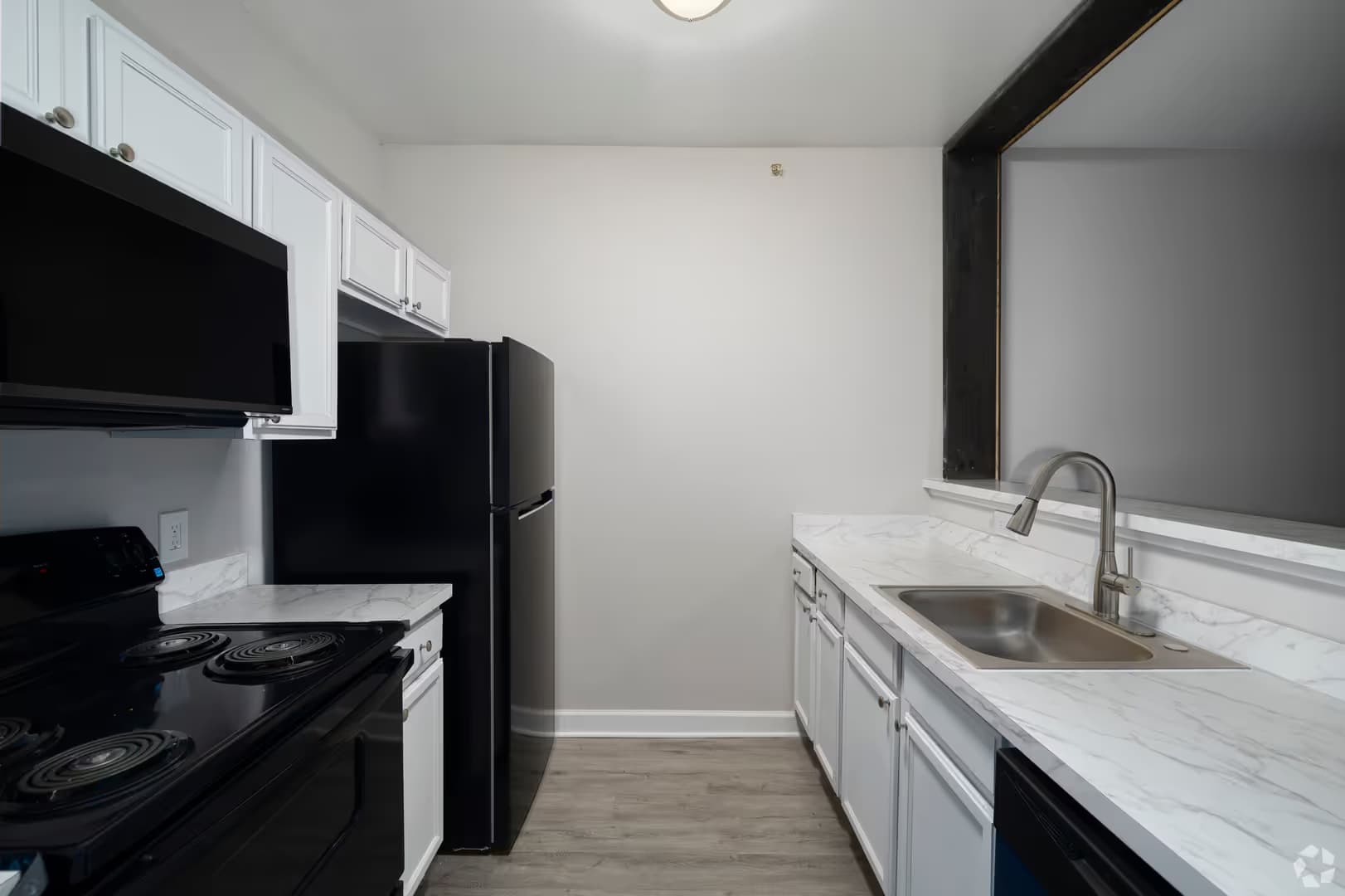 Richmond Apartment: 1420 Hull Street