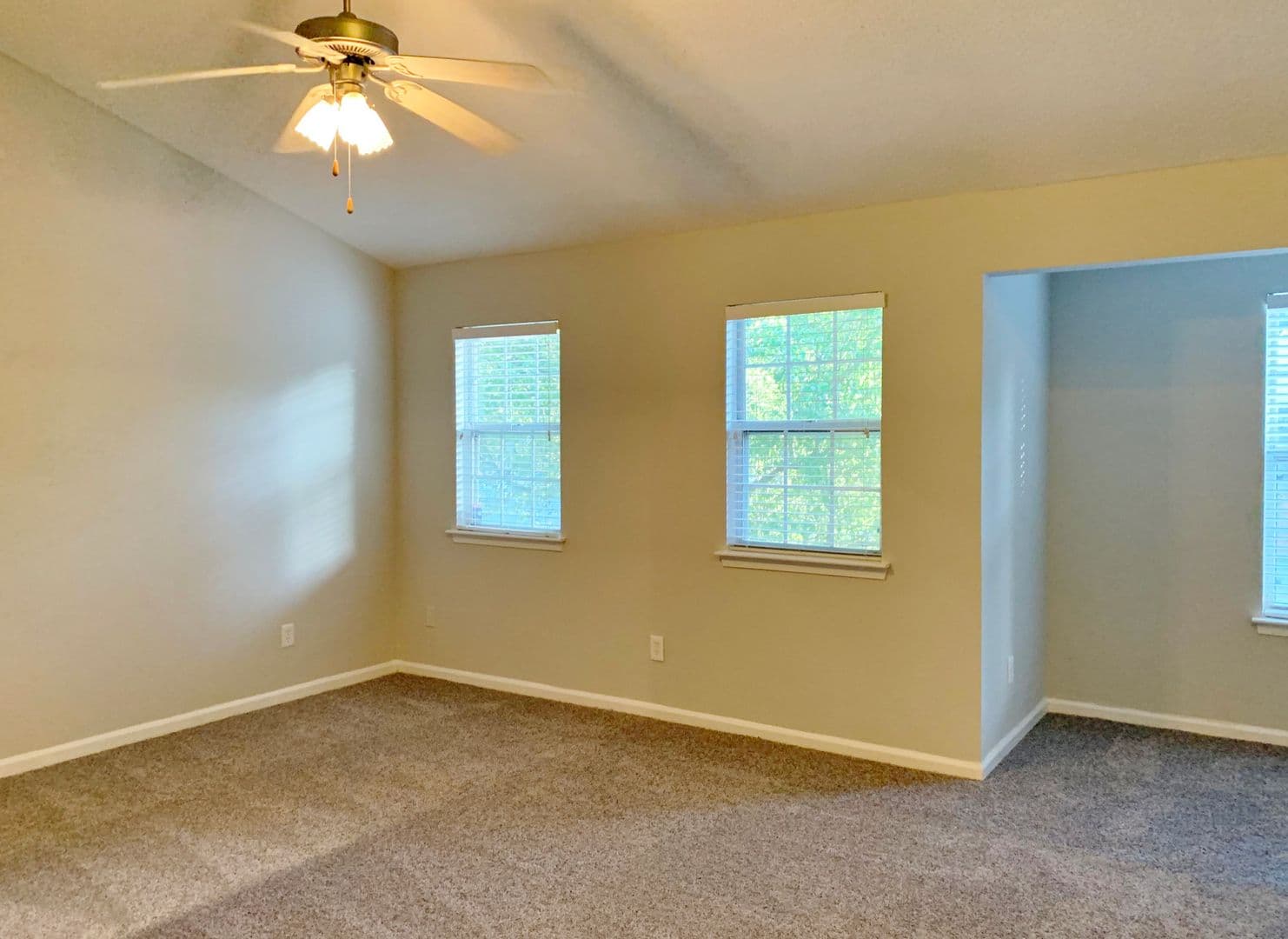 Yorktown Apartment: 101 Little Bay Avenue