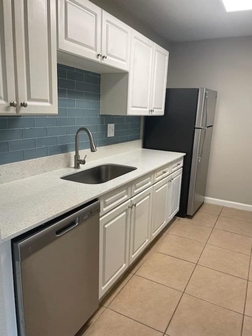 Jacksonville Apartment: 355 Monument Road