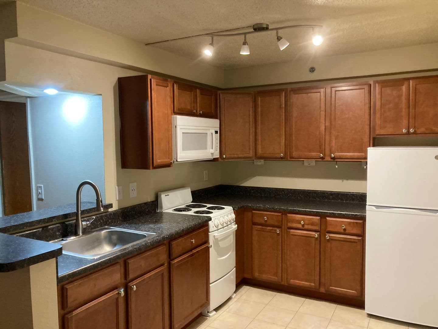 Willamsburg Apartment: 1400 Middle Street