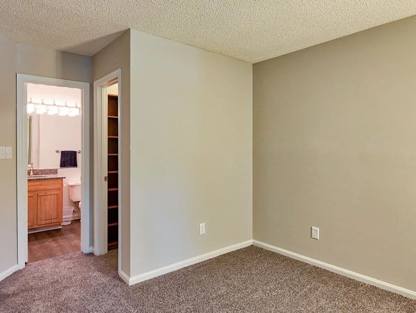 Yorktown Apartment: 101 Little Bay Avenue