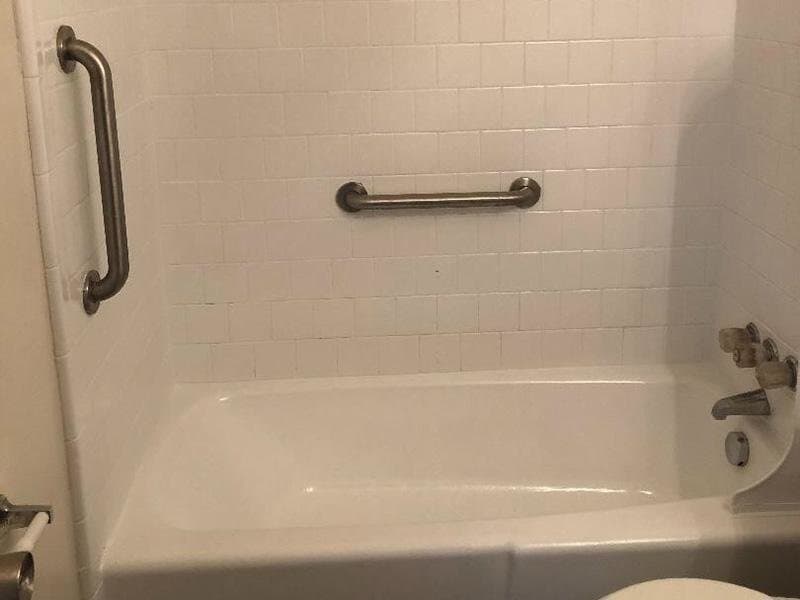 Richmond Apartment: 2852 Fairfield Avenue
