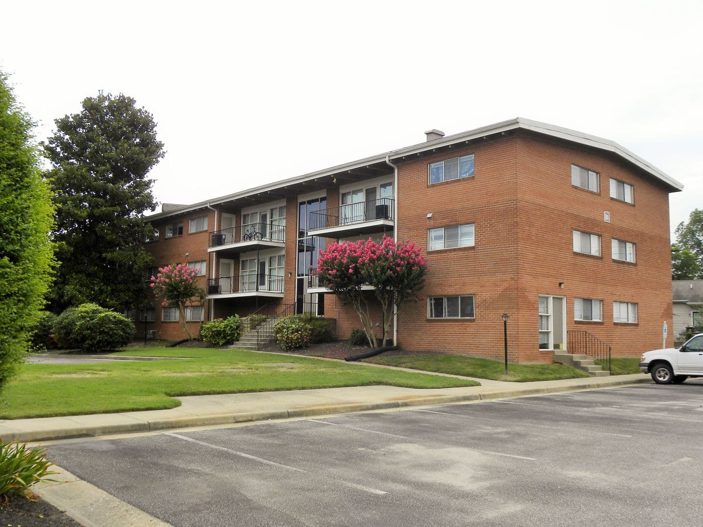 Hopewell Apartment: 310 Woodbine Road