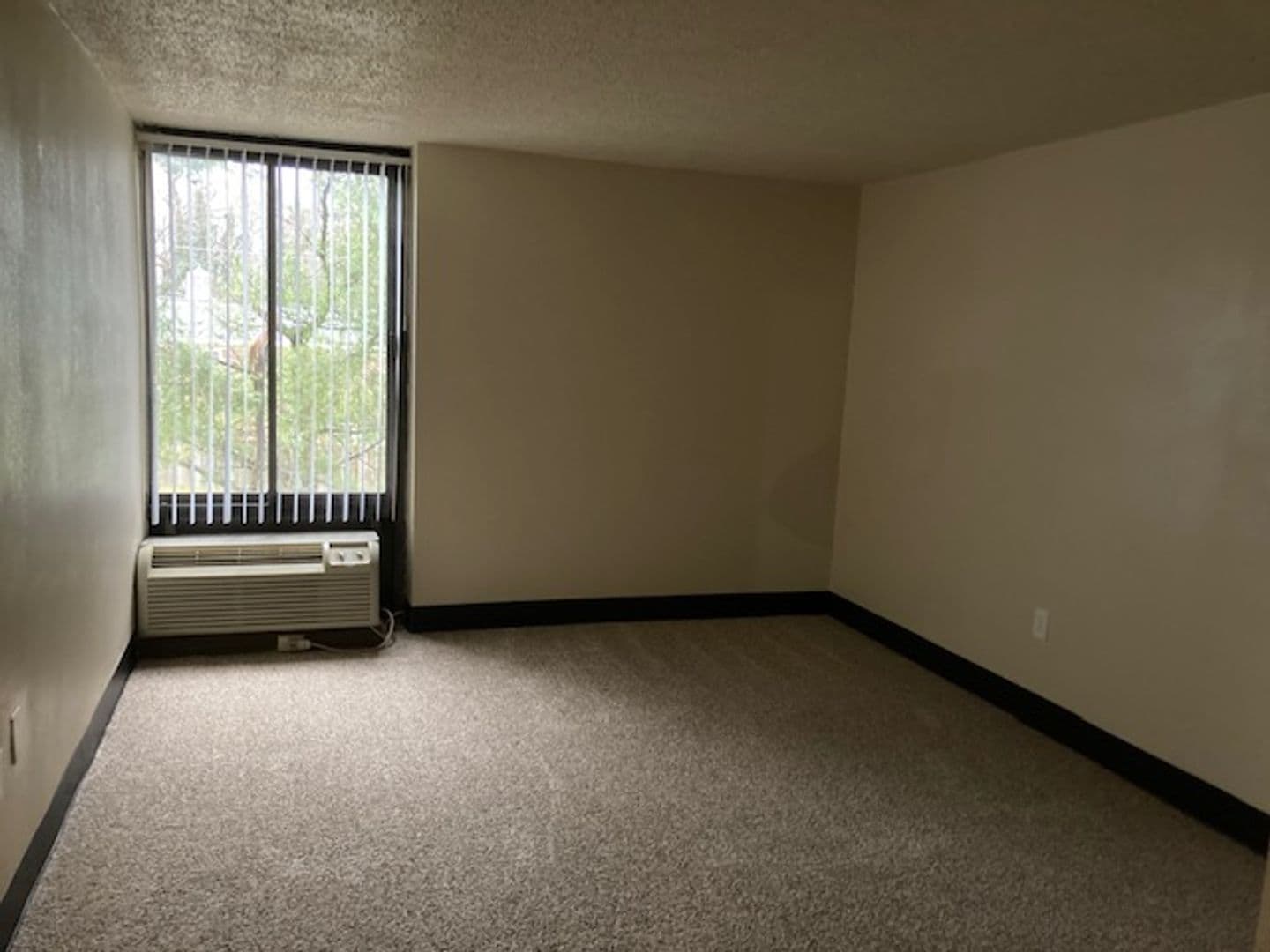 Willamsburg Apartment: 1400 Middle Street