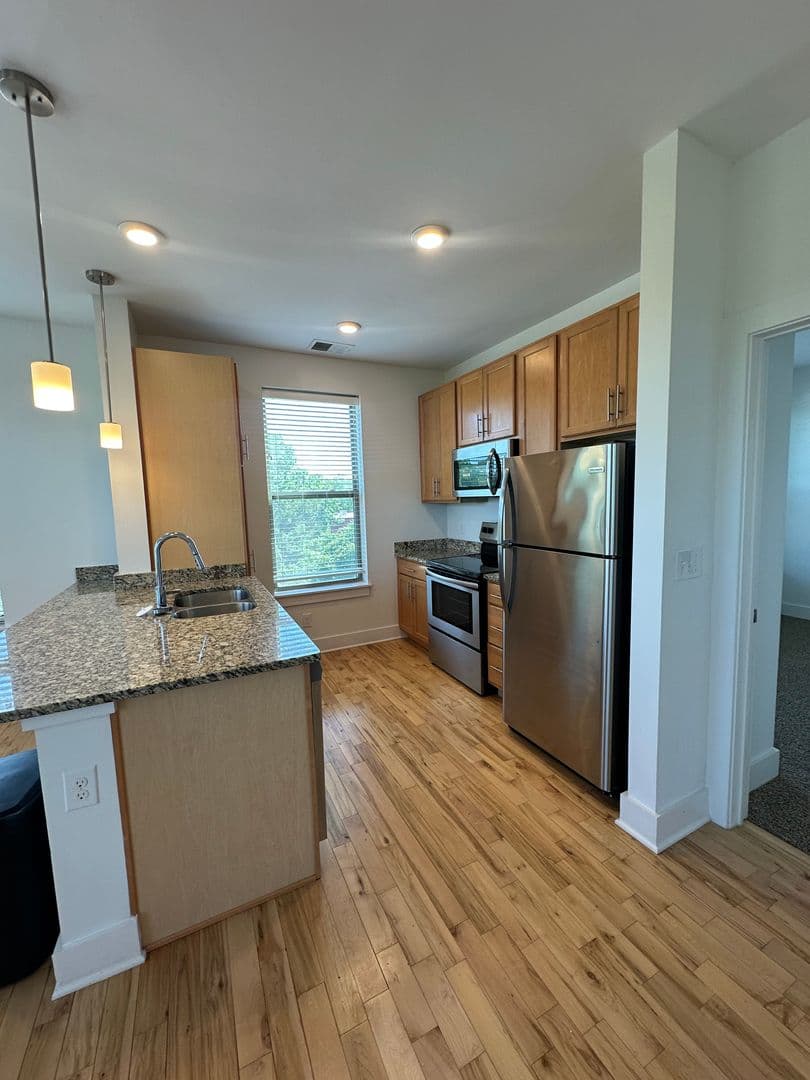 Richmond Apartment: 1021 Carlisle Ave.
