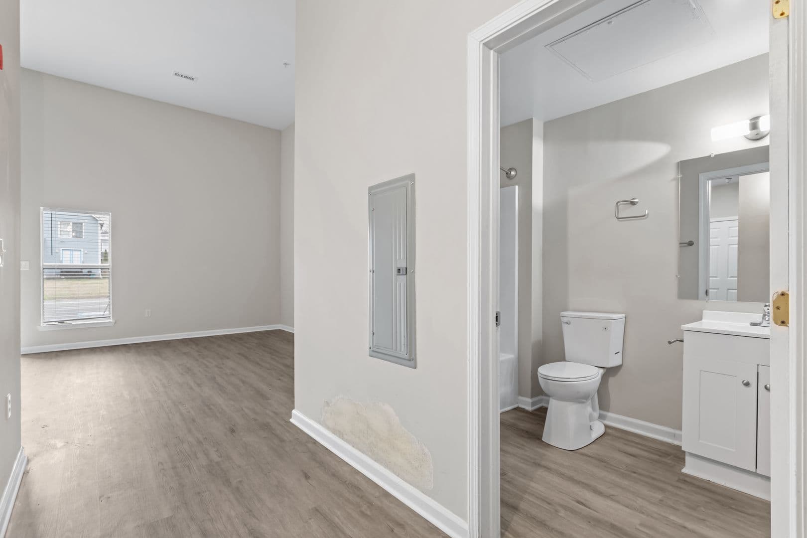 Richmond Apartment: 1420 Hull Street