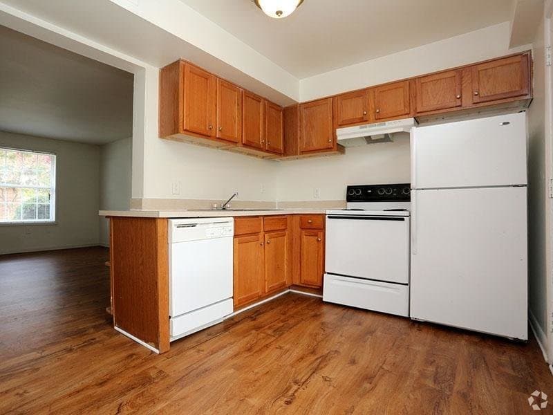 Richmond Apartment: 2852 Fairfield Avenue