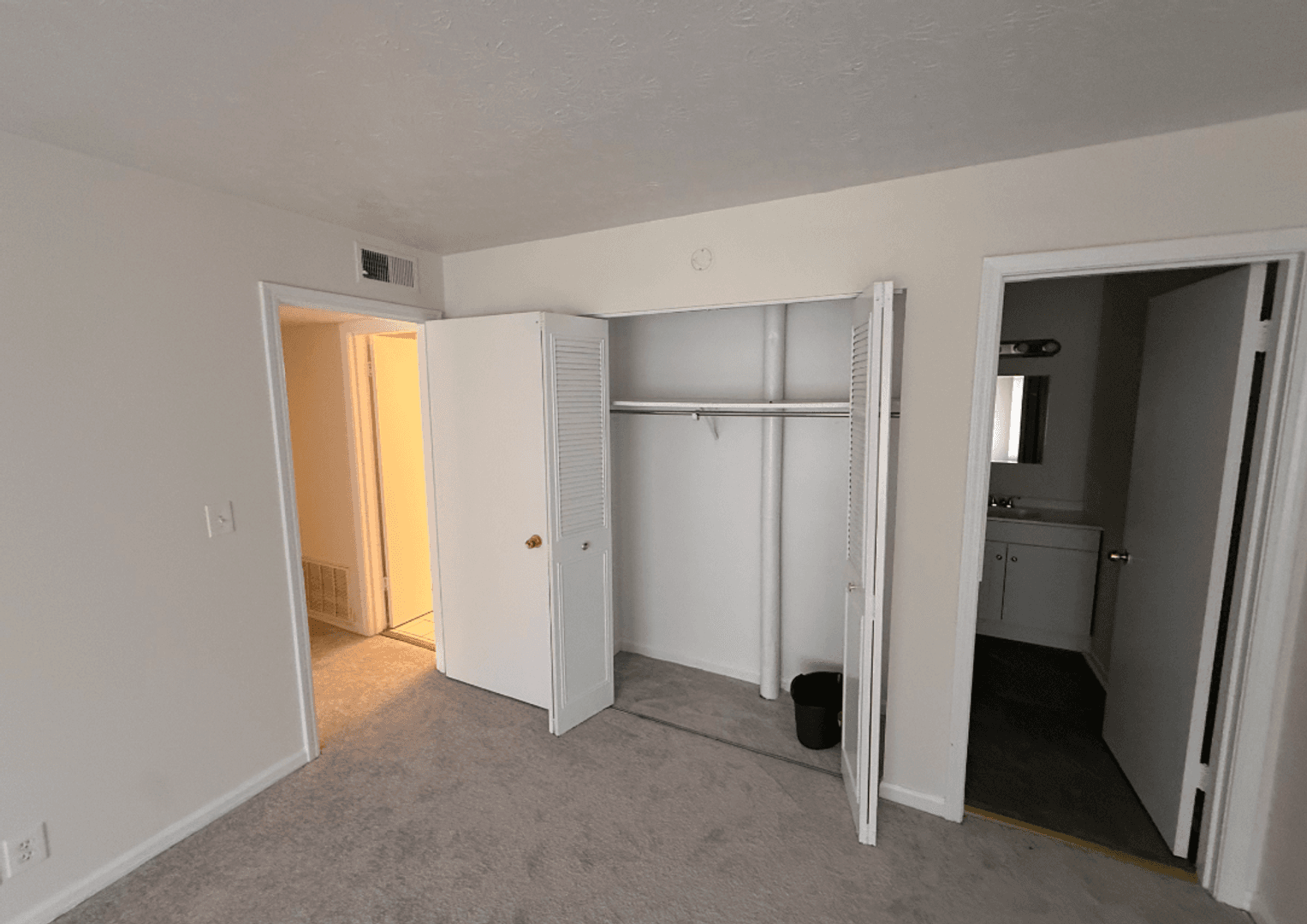 Louisville Condo: 7010 Wildwood Circle