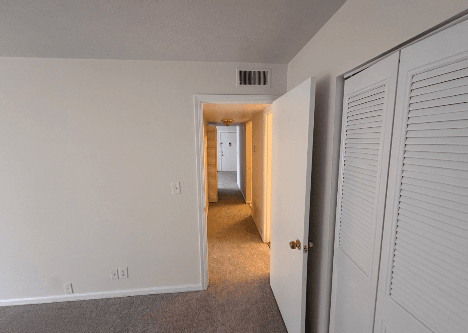 Louisville Condo: 7010 Wildwood Circle