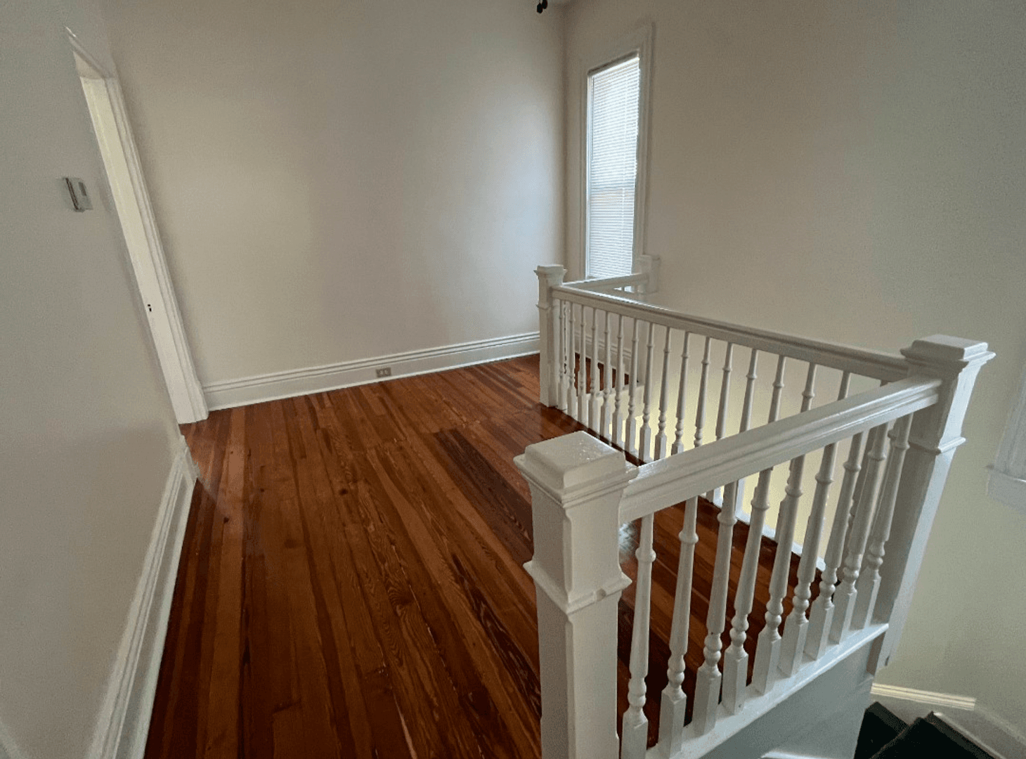 Louisville Apartment: 1938 Deerwood Avenue