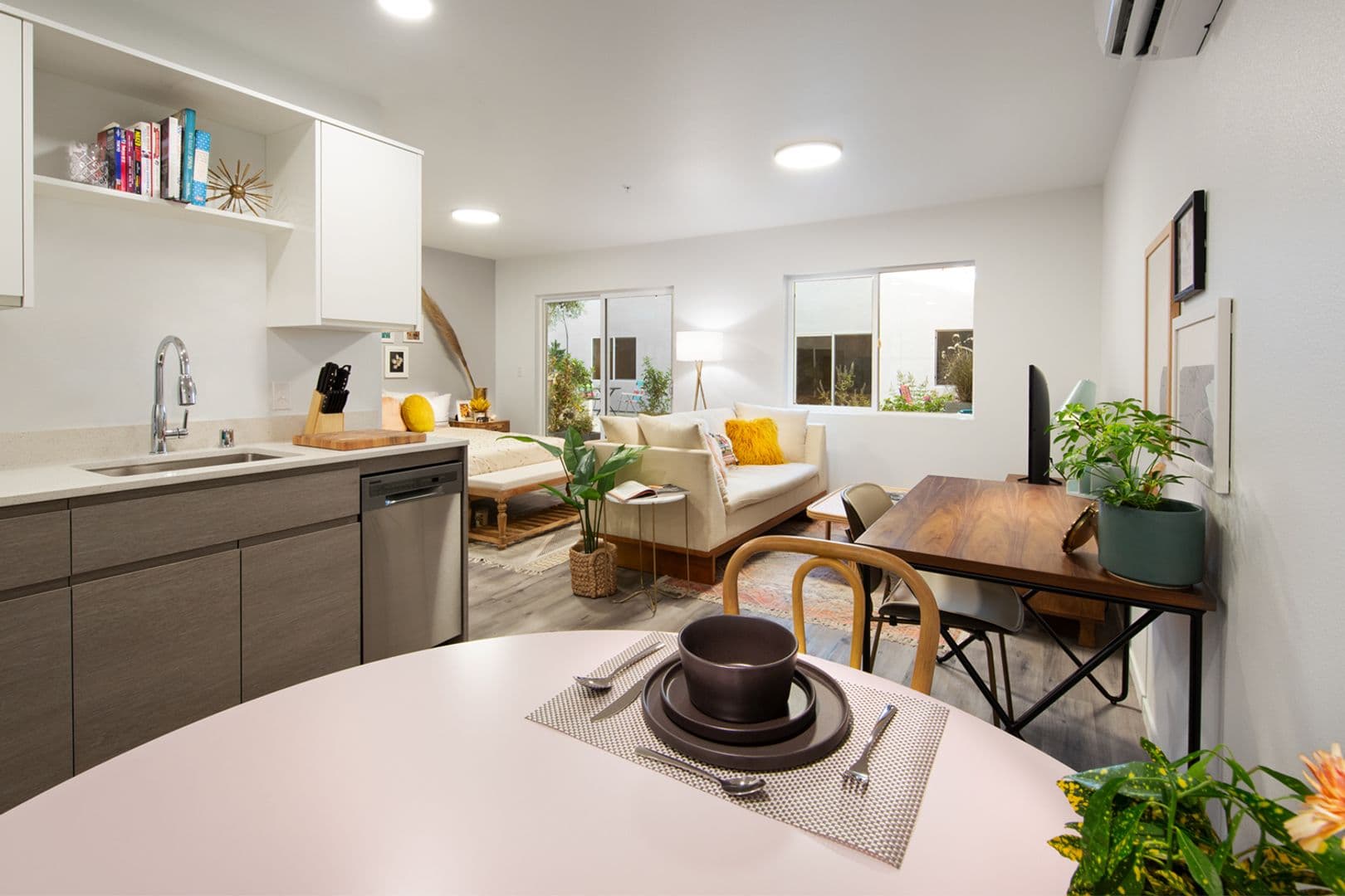 Las Vegas Apartment: 1300 S. Casino Center Blvd.