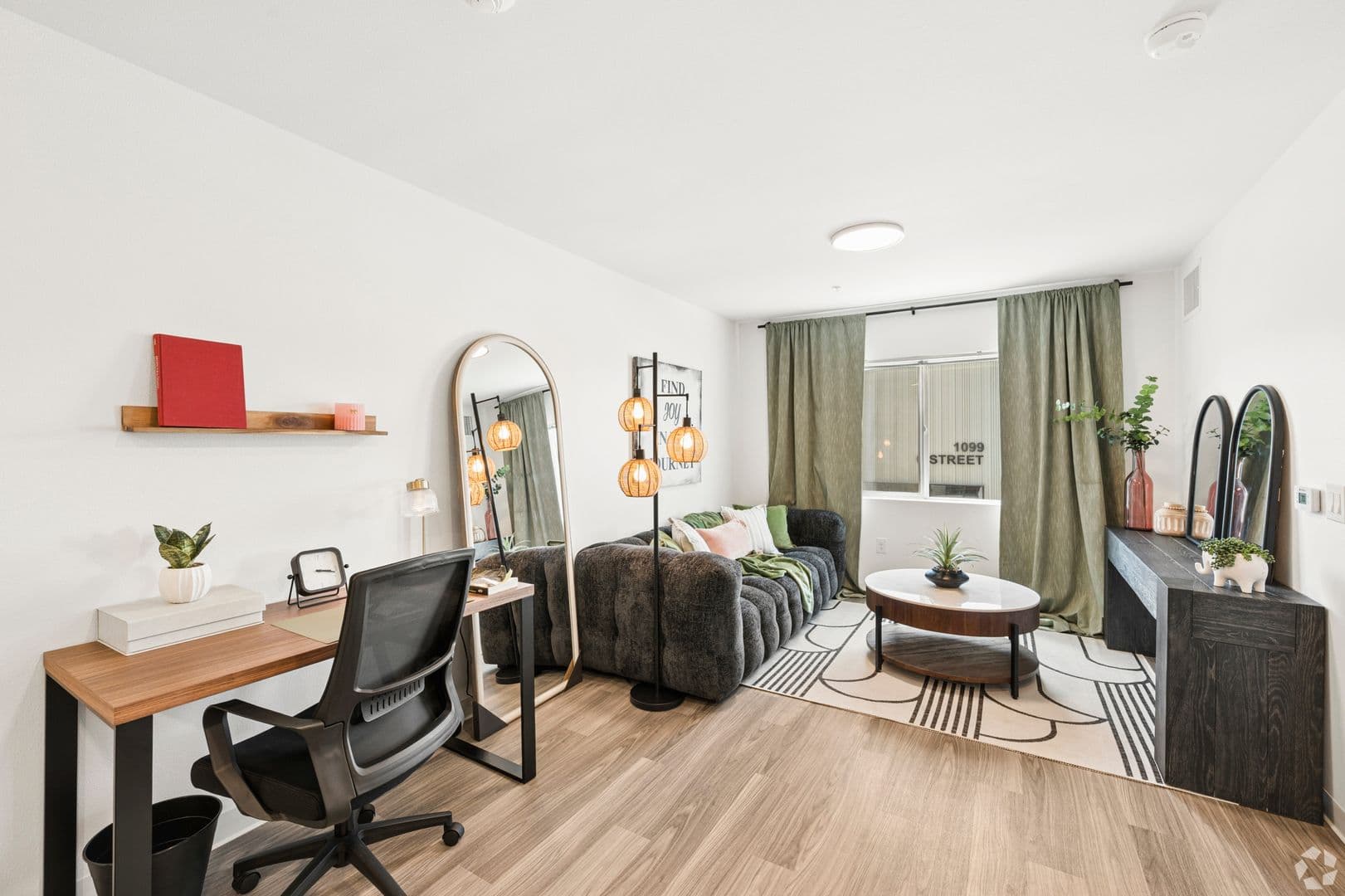 Las Vegas Apartment: 1100 D Street