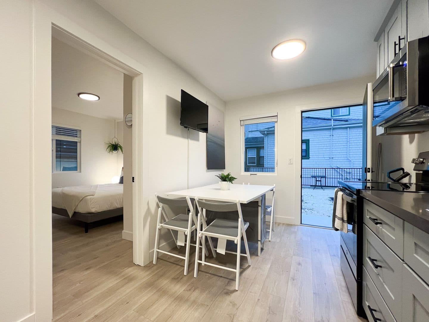 Oakland Apartment: 460 28th St