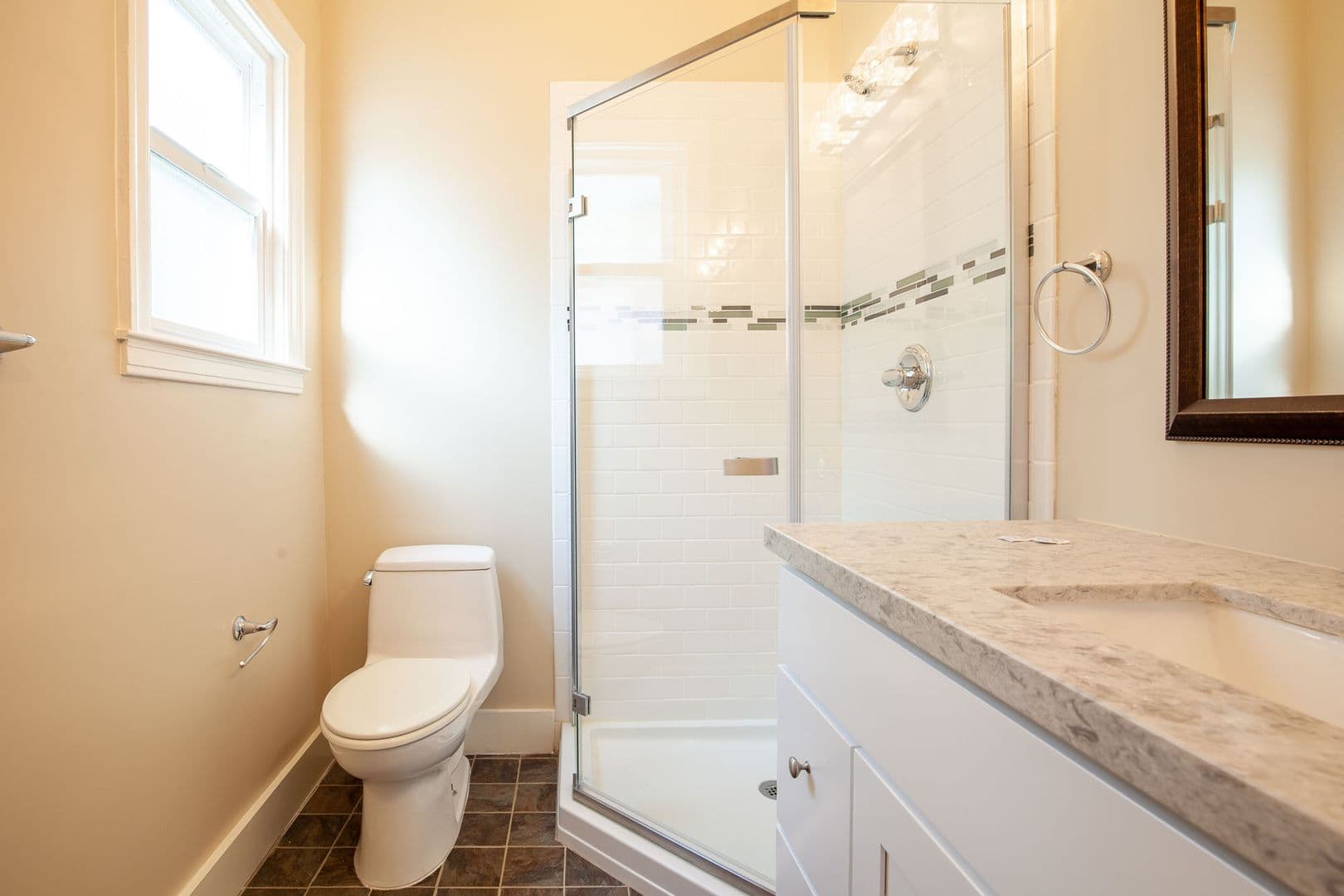 Oakland Apartment: 427 38th St