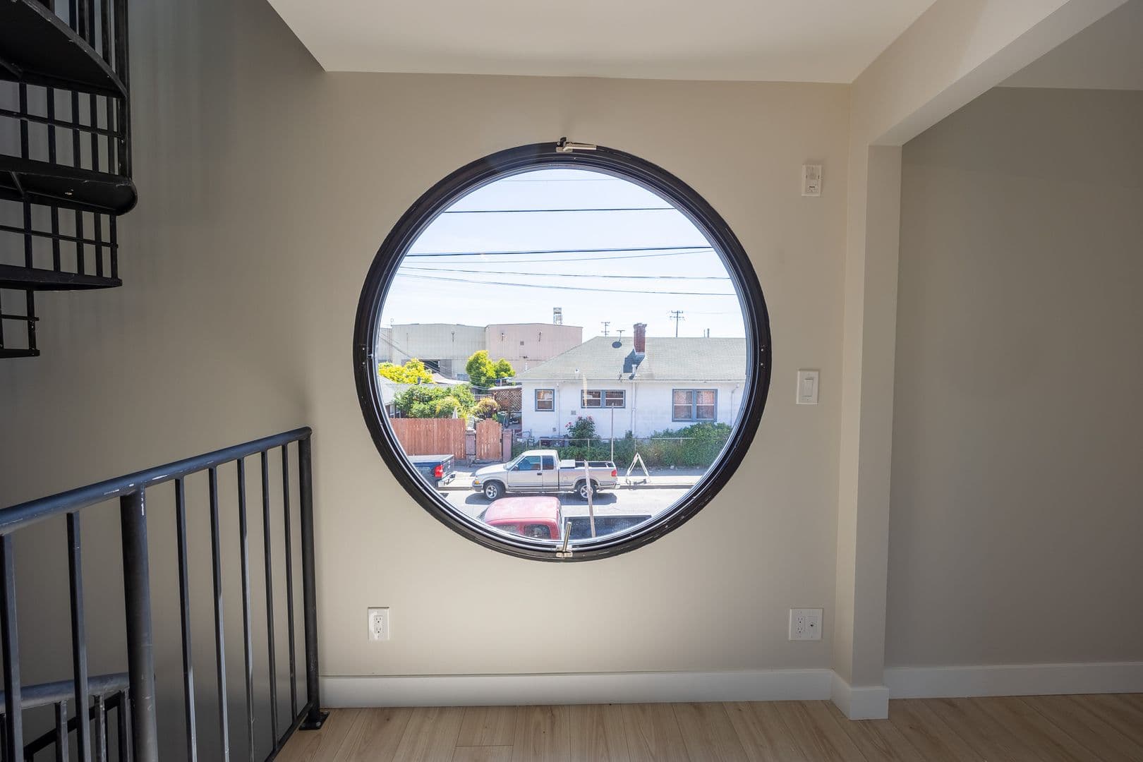 Oakland Apartment: 700 Fruitvale Ave