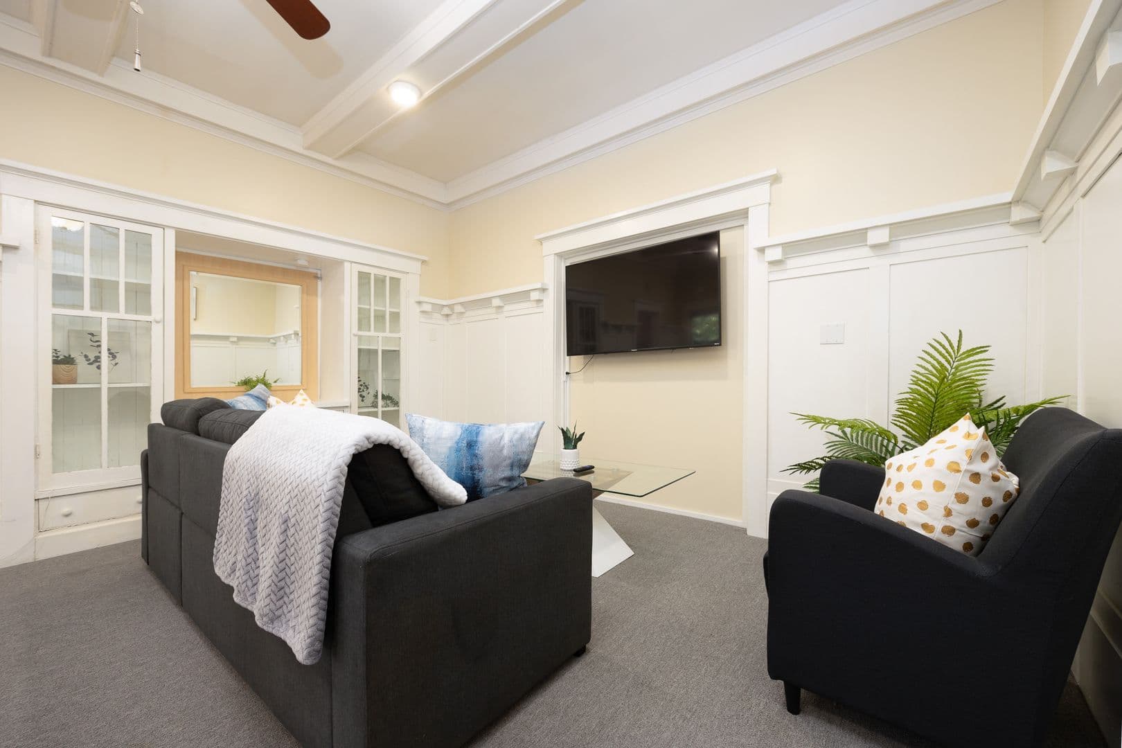 Oakland Apartment: 460 28th St